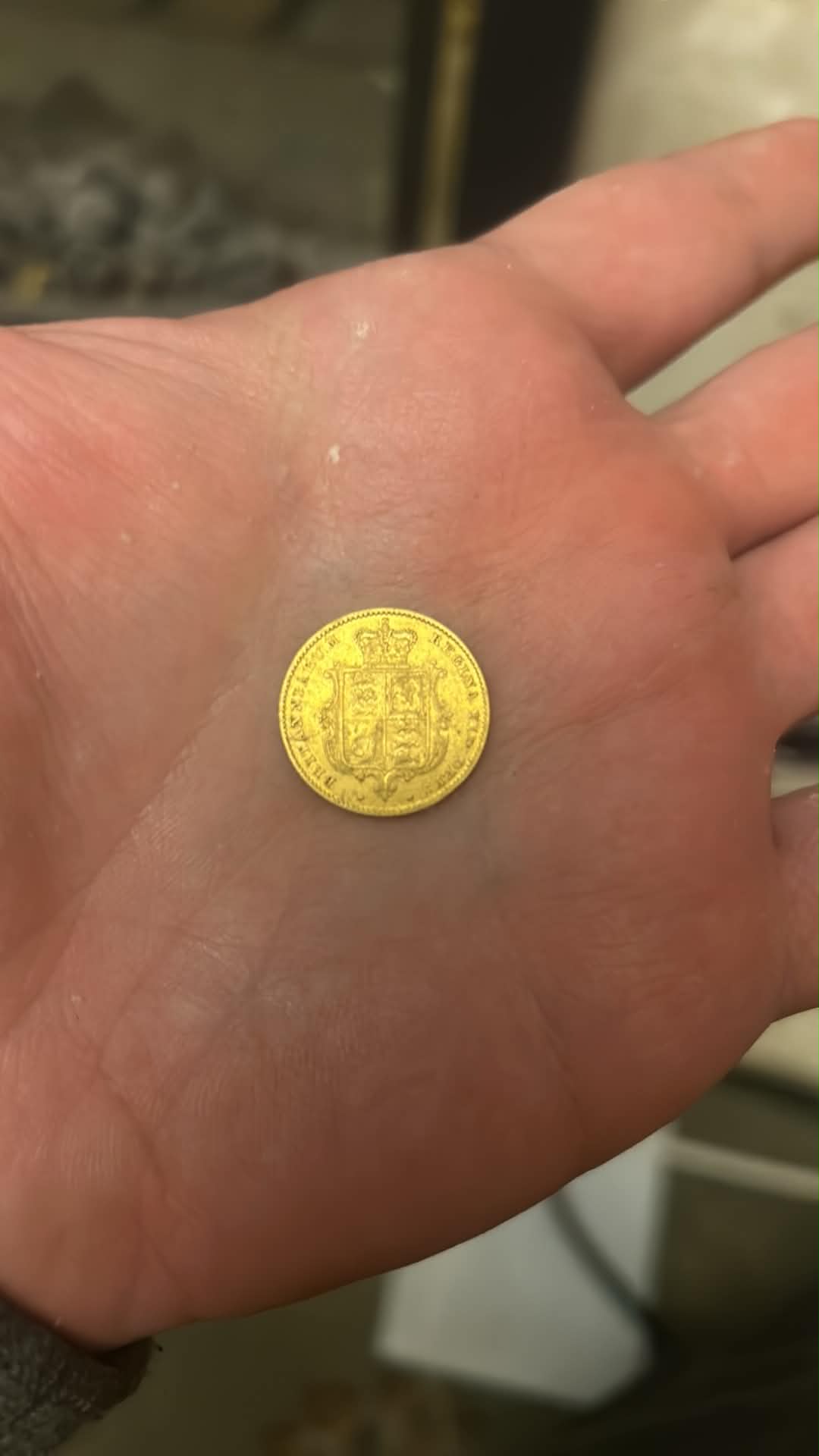 Victorian gold coin reverse